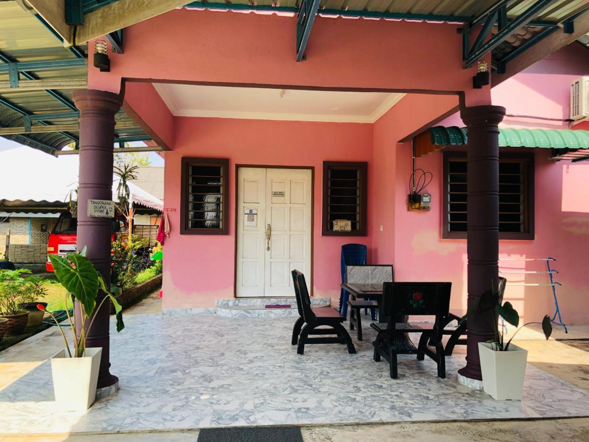 Homestay Tok Abah Dalam Rhu Pasir Puteh Buitenkant foto