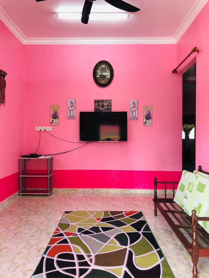 Homestay Tok Abah Dalam Rhu Pasir Puteh Buitenkant foto